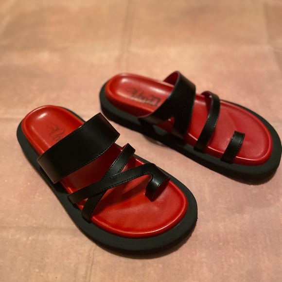VON D Exodus Sandals - Picture 3 of 11
